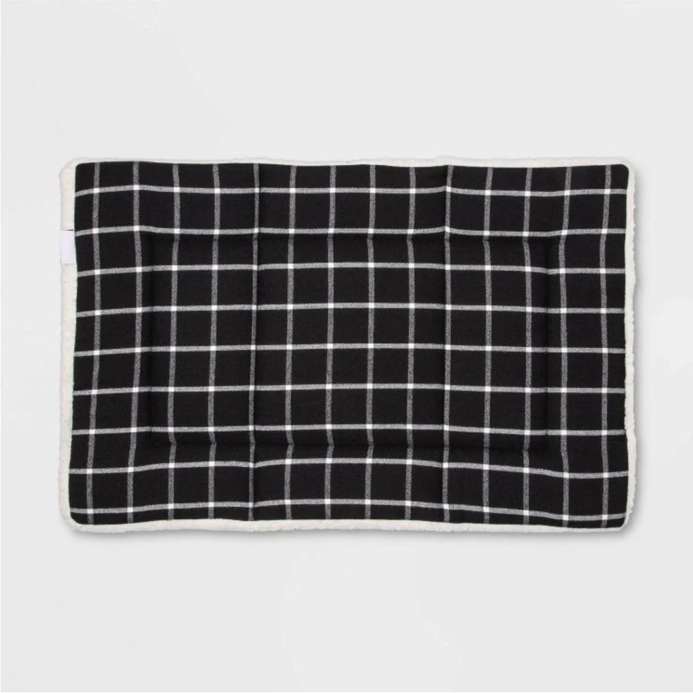 NWT dog mat Boots and Barkley Medium pet mat soft dog bed cat bed 19 x 1.56 x30